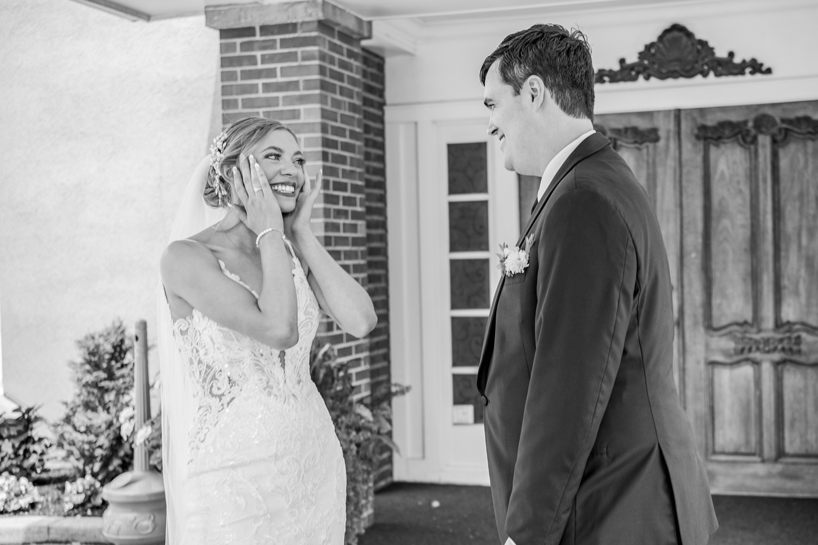 Brides reaction to Groom during 1st Look